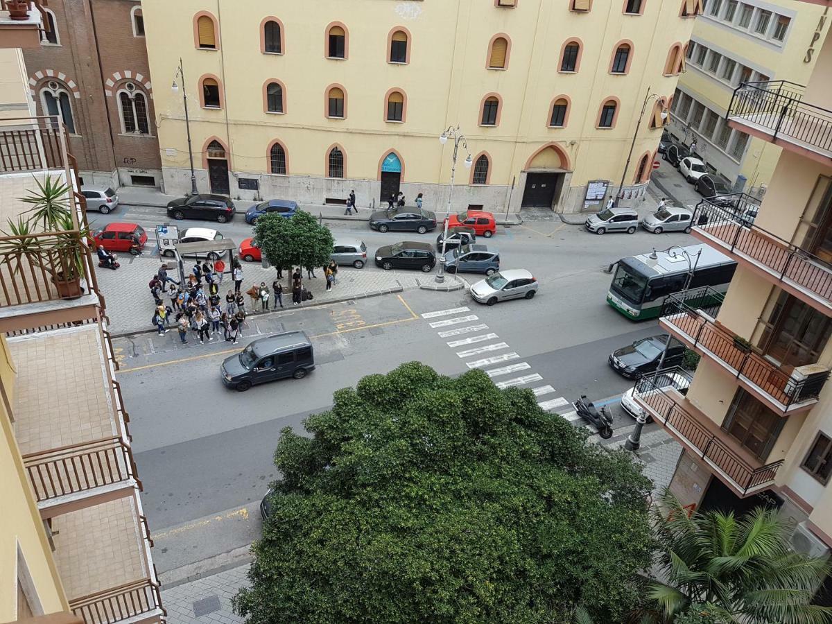 B&B In Centro 33 萨莱诺 外观 照片